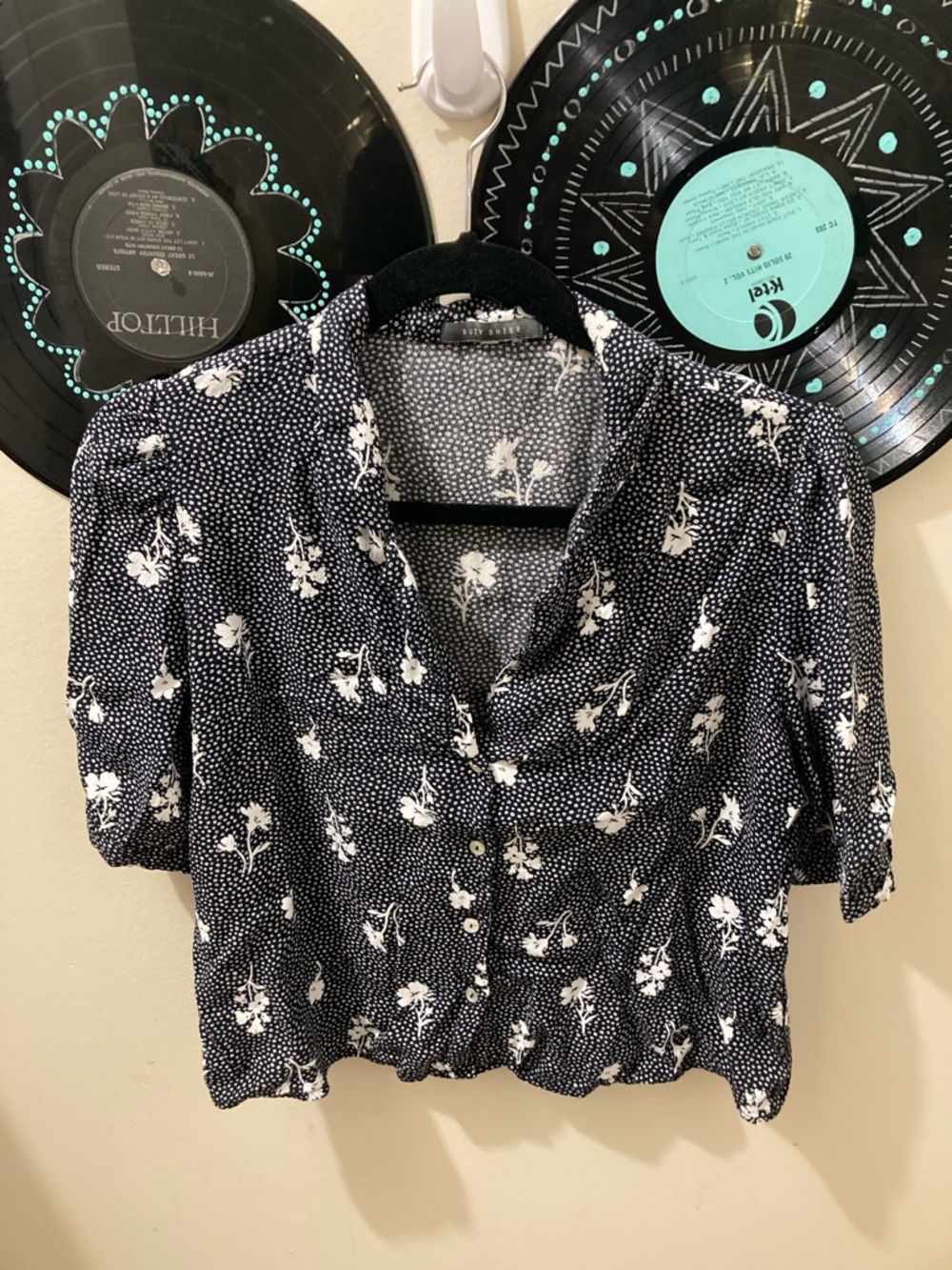 Suzy Shier Navy and White Floral Button-Front Blouse